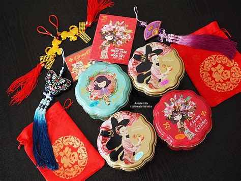 Wish someone special good fortune, happiness, and wealth more chinese new year cookies!!! Follow Me To Eat La - Malaysian Food Blog: YONG SHENG GIFT ...