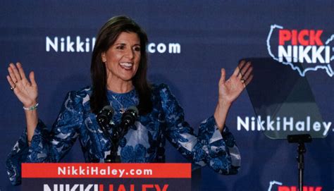 What Nikki Haleys Dress Says About Her Campaign Against Trump Art Living