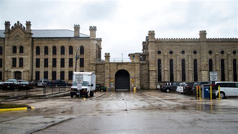 Iowa prison staffing before Anamosa attack was near lowest in decades