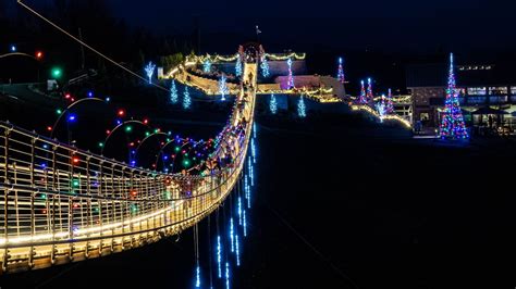 Check Out The Skybridge In Gatlinburg All Lit Up For Christmas