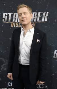 Anthony Rapp portrays Star Trek TV's first gay character | Daily Mail