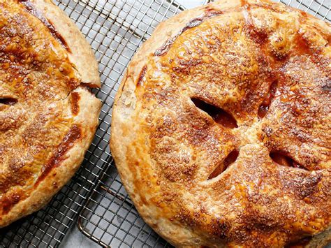 10 Expert Tips For The Perfect Summer Fruit Pie Saveur Peach