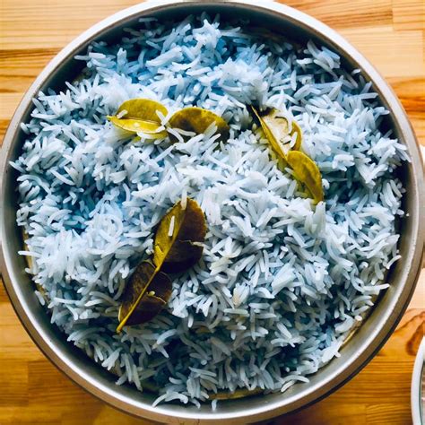 Nasi kerabu merupakan hidangan yang terkenal di seluruh kelantan. Teringin Je Nasi Kerabu Terus Petik-petik Je Di Laman ...