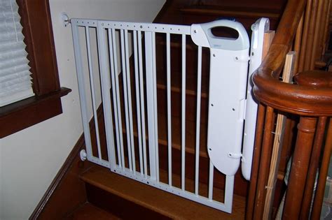 Use your own sound judgement before installing the gate in this. The Best Baby Gate for Top of Stairs Design that You Must ...