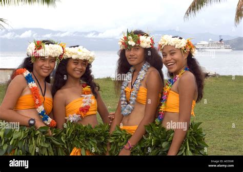 Kioa Island Fiji Female Dancers On South Pacific Island Melanesia Stock