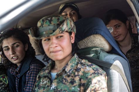 meet the female kurdish fighters battling isil syria al jazeera