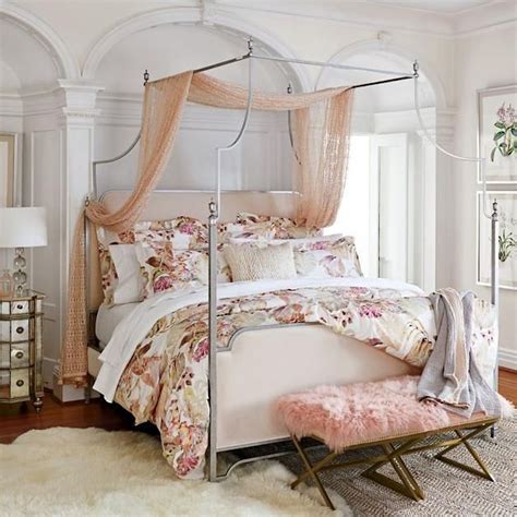 Romantic Bedroom With Canopy Beds 22 Sweetyhomee