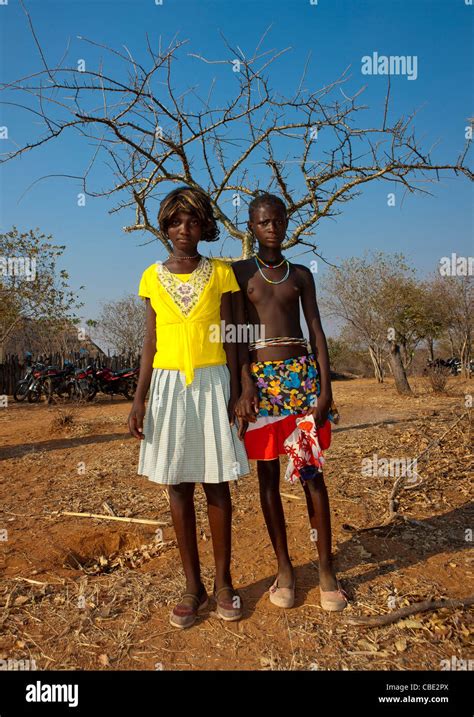 Zemba Girls Fotos Und Bildmaterial In Hoher Auflösung Alamy
