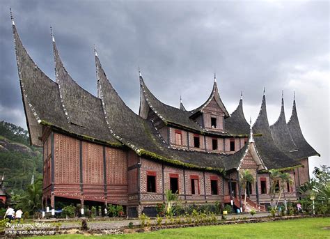 rumah gadang minangkabau ~ kamaribedo