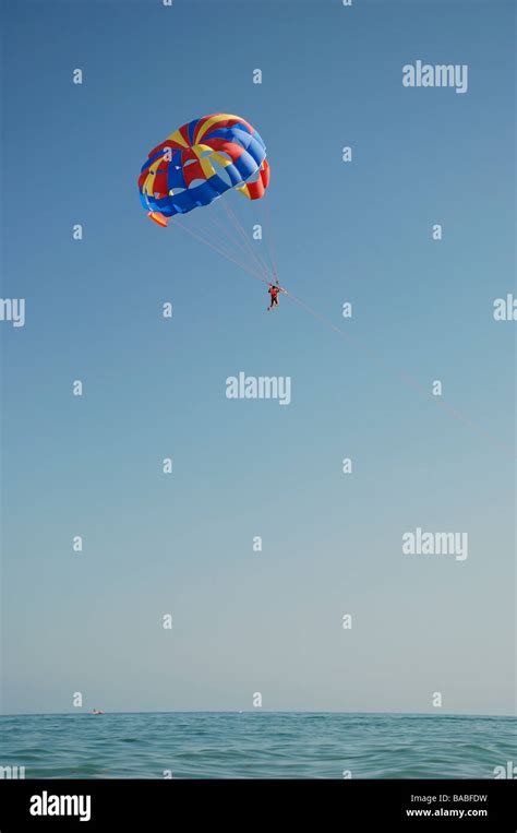 Dragging Parachute Hi Res Stock Photography And Images Alamy