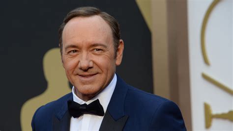 house of cards former employee says kevin spacey sexually assaulted him on set