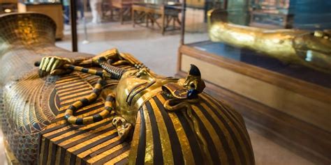 how the golden king tutankhamun died egypt tourz