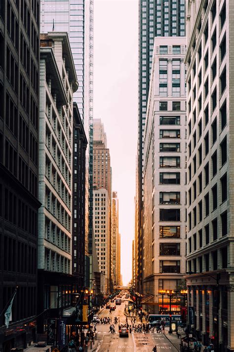 Chicago Streets [OC][2832 × 4256] : CityPorn