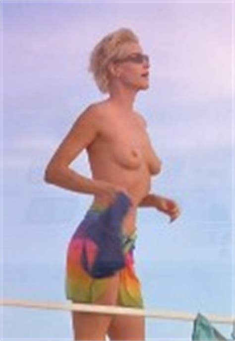 Anna Gunn Naked Sexiz Pix