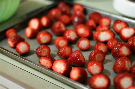 4 Easy Ways To Freeze Fresh Strawberries At Home Fine Garden Tips
