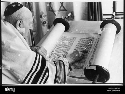 Torah Yad High Resolution Stock Photography And Images Alamy