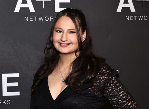 gypsy rose blanchard says her 1st fiancé broke up with her because of the act
