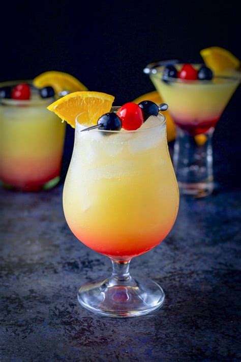 This Tequila Sunrise Cocktail Recipe Is So Pretty And Easy To Make As