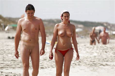 Naked Dickless Couples On The Beach Transman Ftm Nullo Hot Sex