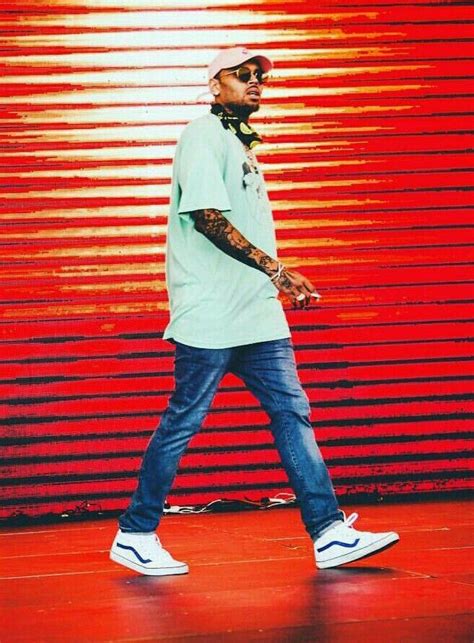 Pin By Rana Deepess On Looks Chris Brown Chris Brown Outfits Breezy