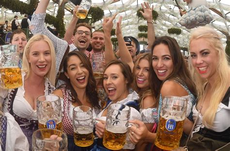 Oktoberfest In München Wiesnwache Polizei Twittert Wieder Mit Viel