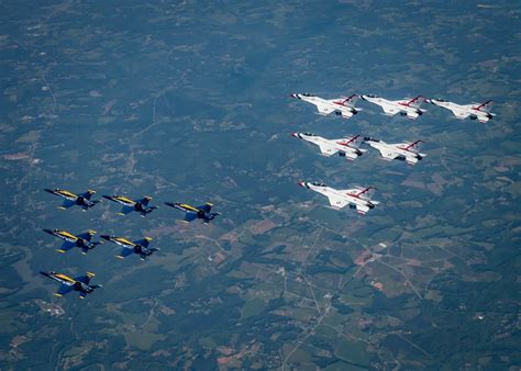 Pics Navy Blue Angels Air Force Thunderbirds Form First Ever Super