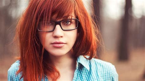 1366x768 1366x768 Redhead Glasses Women Face Wallpaper