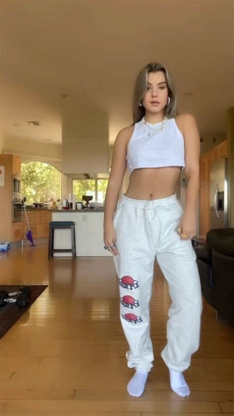 Sarah Jade Bleau On Instagram “peep The Pants 🤍💗👀 Sjs Mind