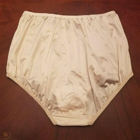 nwt vanity fair perfectly yours 16345 nylon brief panties color beige 7 l 3766277502