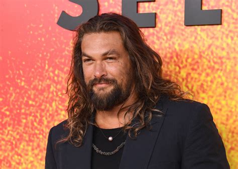 Jason Momoa Shaves Off His Hair To Bring Awareness To Single Use Plastic Crisis The Independent