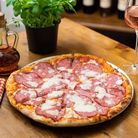 Pizza Salame Atelierul De Pizza Cluj Floresti Cluj