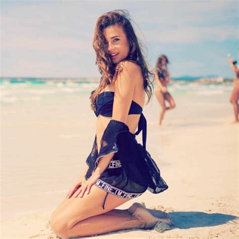7 Hot Sexy Vika Jigulina Bikini Pics