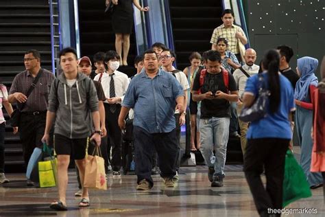 Salaries in malaysia range from 1,670 myr per month (minimum salary) to 29,400 myr per month employees in malaysia are likely to observe a salary increase of approximately 9% every 17 months. Cover Story: Deflated salary expectations for 2021 - HR News