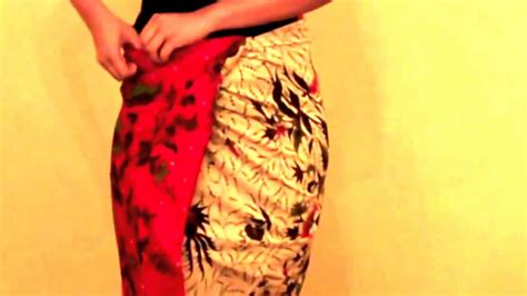 Wearing Batik Sarong Indonesia Ii Cara Memakai Sarung Batik Indonesia Youtube