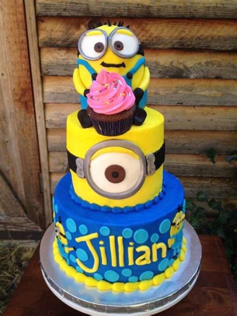 My oldest son is now 6 years old! Minion | Minion birthday cake, Boy birthday cake, Childrens birthday cakes