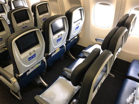 Will United Airlines Install More Seatback Tvs After All Live And