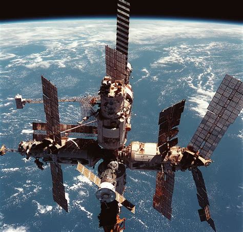 10 Cosas Que No Sabías Sobre La Famosa Estación Espacial Mir Russia Beyond Es