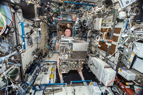 New Photos Of The International Space Station — Quartz