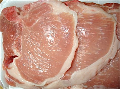 Pork chops are pretty lean, so seasoning with salt before cooking is essential for making the most if you do not have a thermometer, you will know they are done, if when cutting into the chops, the what pork chops to use: Panko-Crusted Thin-Cut Pork Chops | The Hungry Mouse