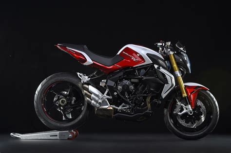 If we talk about mv agusta brutale 800 engine specs then the petrol engine displacement is 798 cc. MV AGUSTA BRUTALE 800 RR specs - 2016, 2017, 2018, 2019 ...