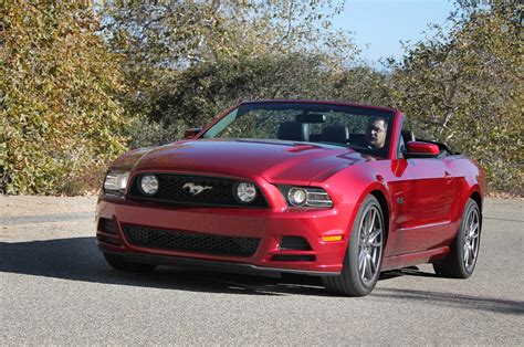 2014 Ford Mustang V8 Convertible Front Photo 31