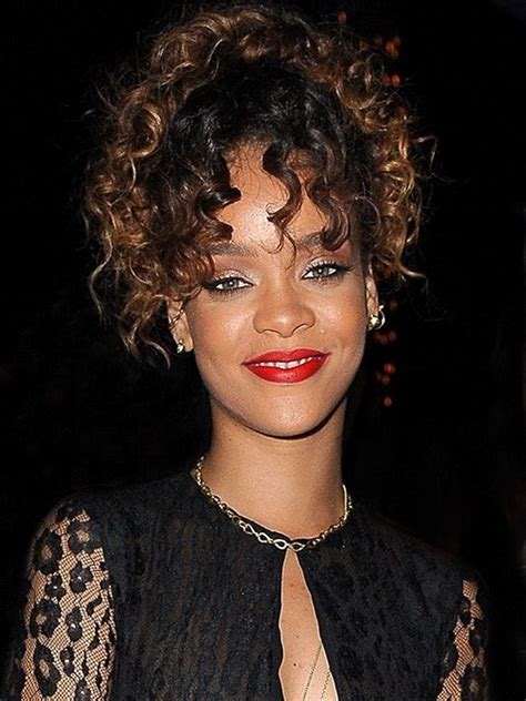 Rihanna Curly Hair Hair Rihanna Curly Hair Curly Hair Styles Rihanna Hairstyles
