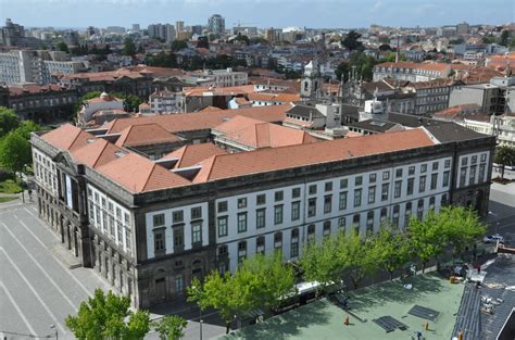 Universidade Do Porto Invicta De Azul E Branco