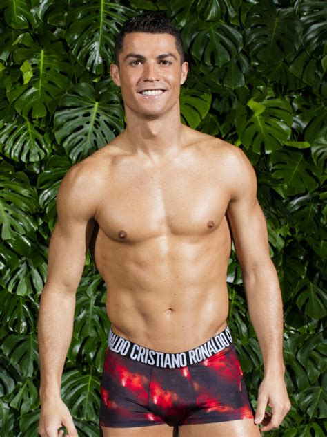 ¡alerta Hot Cristiano Ronaldo Muestra Su Lado Más Sexy Y Alegre Para