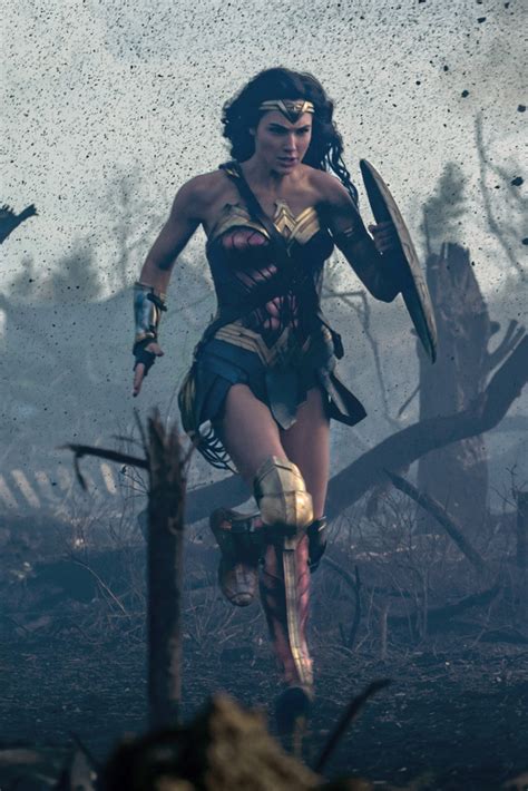 Heres How To Be Wonder Woman As Your Halloween Costume Footwear News