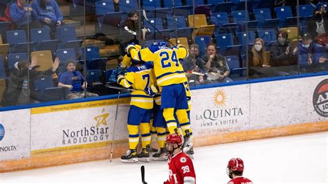 Nanooks Hockey Set To Open New Year In Denver Against 8 Pioneers