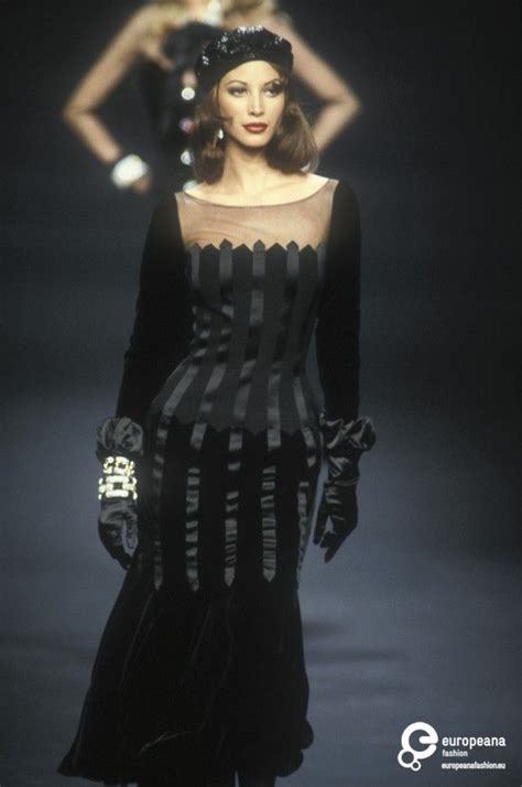 Valentino Autumn Winter 1992 Couture Fashion Fashion Clothes Women