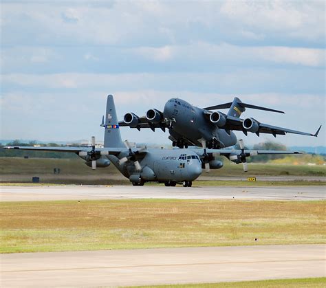 Usa Air Force Lockheed C 130h Hercules L 382 92 1453