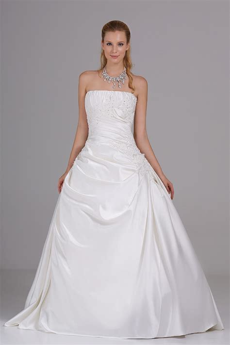 Elegant Ball Gown Strapless Beaded Appliques Pleated Satin Wedding