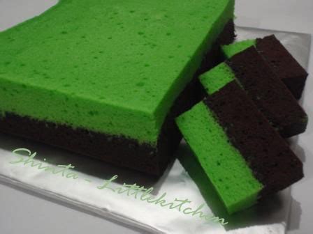 Sajian kue bolu coklat kukus adalah sajian kue yang nikmat. .: Berkreasi di Dapur Mungil :.: Brownies Kukus Coklat Pandan
